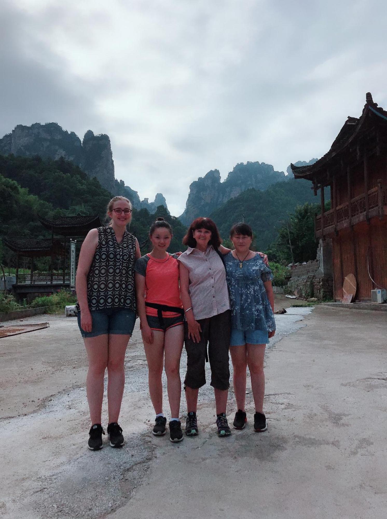 Tongfu Inn Zhangjiajie Exterior foto